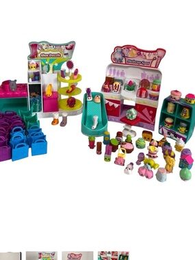 LARGE SHOPKINS Lot with shoe & makeup display. LIKE NEW
Fun times ahead!